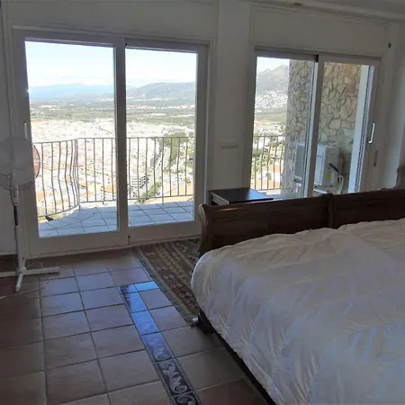 Avec Piscine Et Vue Panoramique Villa