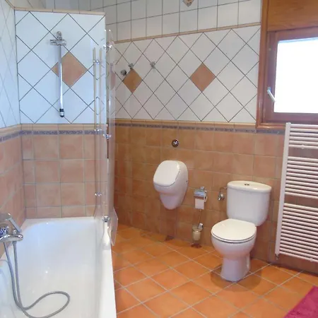 Avec Piscine Et Vue Panoramique *